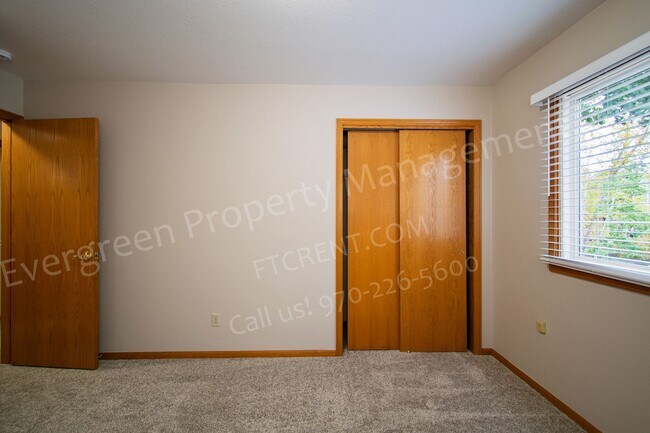 Building Photo - 6437 Edgeware St