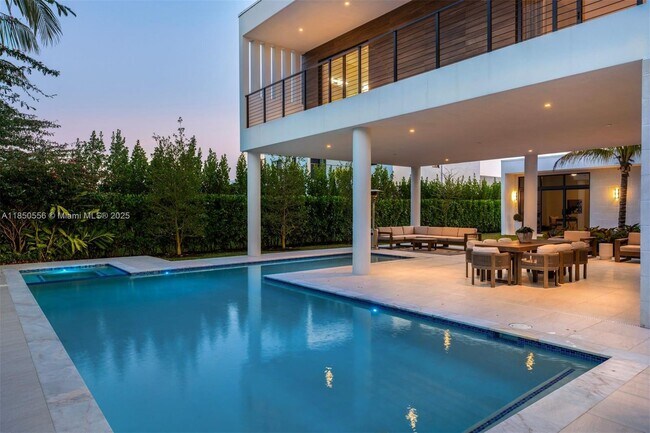 Building Photo - 16703 Botaniko Dr S