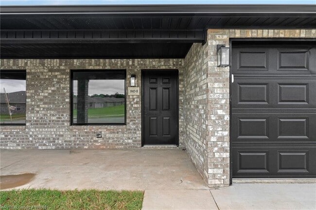 Building Photo - 10415 Preston Ct