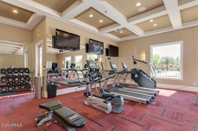 Building Photo - 1367 S Country Club Dr