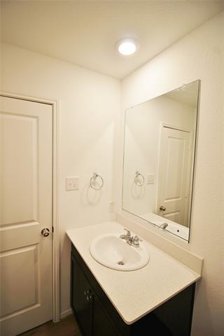 Building Photo - 1013 Lady Bird St