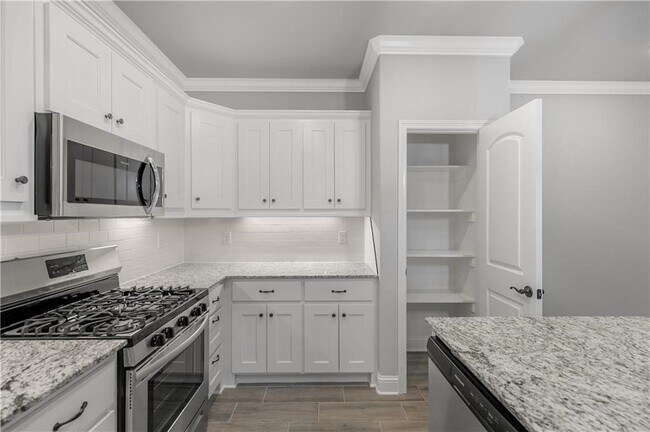 Building Photo - 292 Township Dr