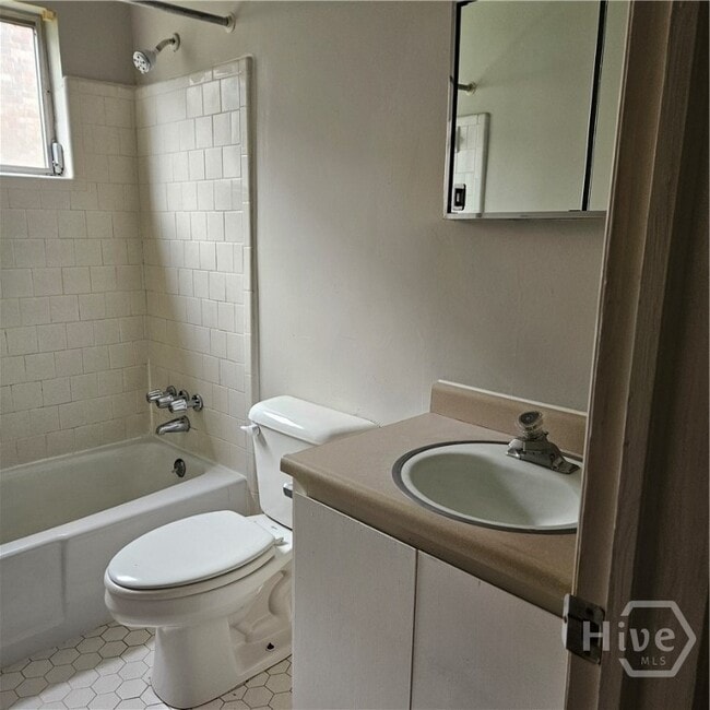 Building Photo - 4407 Caroline Dr