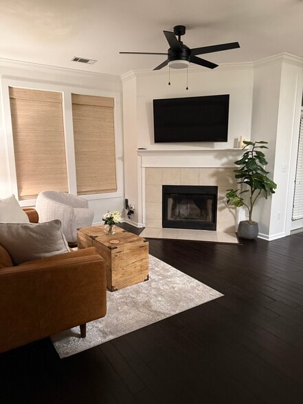 Building Photo - 130 River Landing Dr