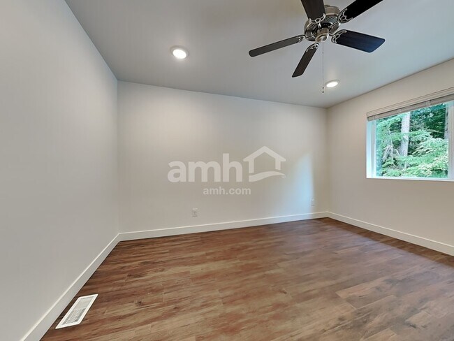 Building Photo - 8043 Dagny St SW
