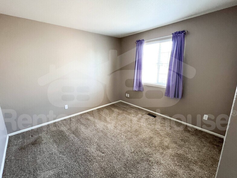 Building Photo - 3903 S Perth St