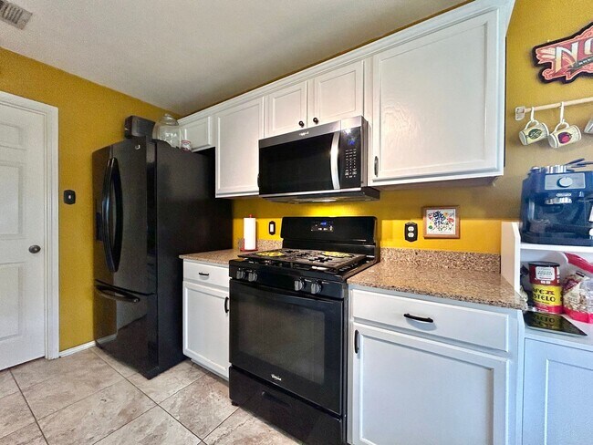 Building Photo - 14801 Falling Stone Ln