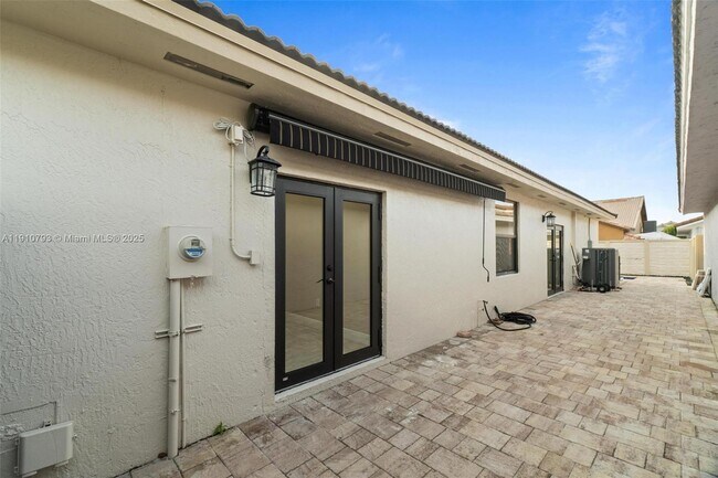 Building Photo - 9173 NW 147th Terrace