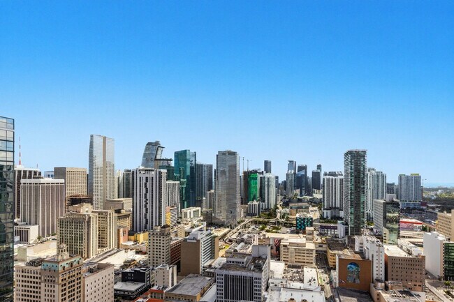 Building Photo - 225 N Miami Ave