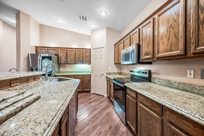 Building Photo - 6620 Front Nine Dr