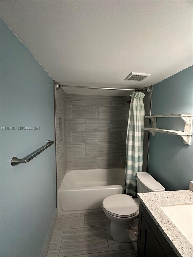 Building Photo - 458 SE 14th St