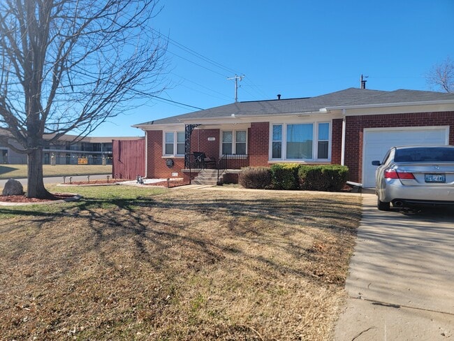 Building Photo - 3701 N Drexel Blvd