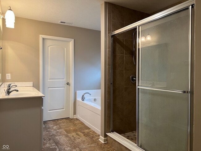 Building Photo - 1694 Wedgewood Pl