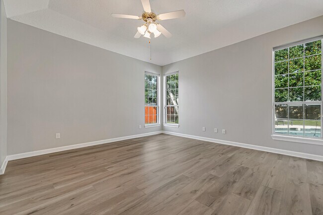 Building Photo - 114 Dana Pointe