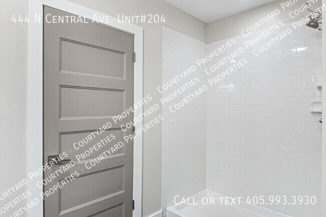 Building Photo - 444 N Central Ave