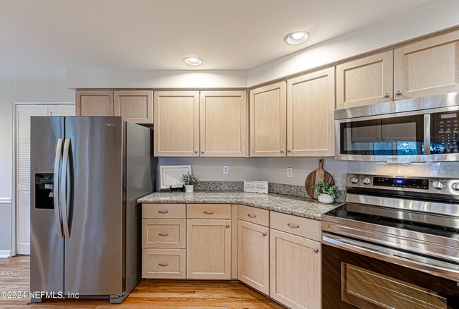 Building Photo - 2099 Winterbourne W