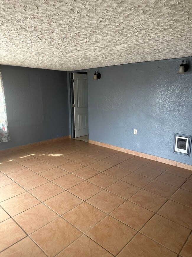 Building Photo - Cozy Home For Rent off Stratford Rd