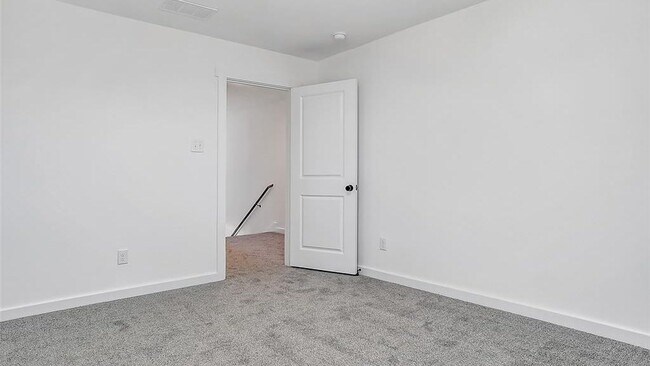 Building Photo - 1219 Bells Dr