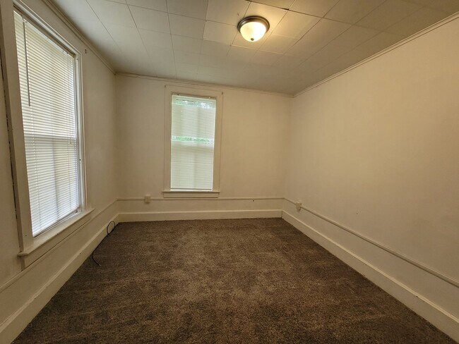 Building Photo - 2411-2415 Gowen St
