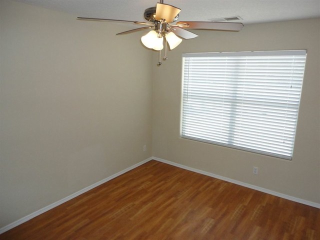 Building Photo - 7133 Hartford Hills Dr NE