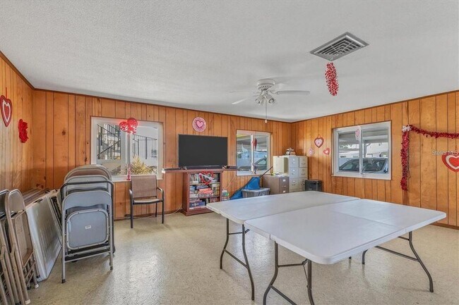 Building Photo - 708 S Tamiami Trl
