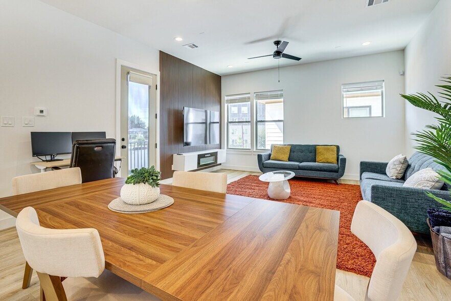 Building Photo - 2339 Eagle St