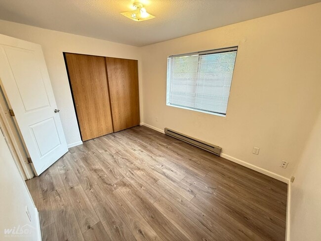 Building Photo - 1206 S Voelker Ave