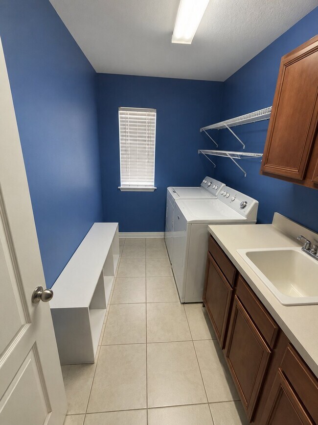 Building Photo - 136 Pine Arbor Cir