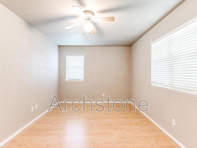 Building Photo - 501 S Santa Fe Dr