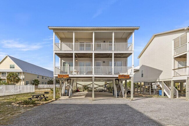 Building Photo - 1472 W Beach Blvd