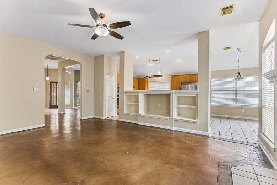 Building Photo - 7206 W Magic Mountain Ln