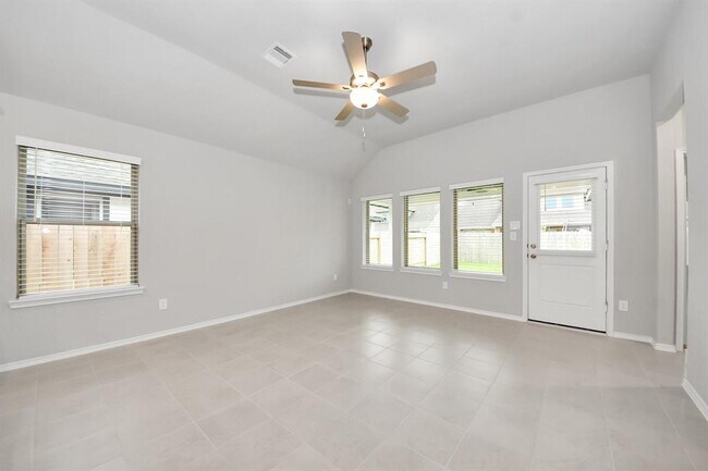 Building Photo - 20731 Sunseed Dr