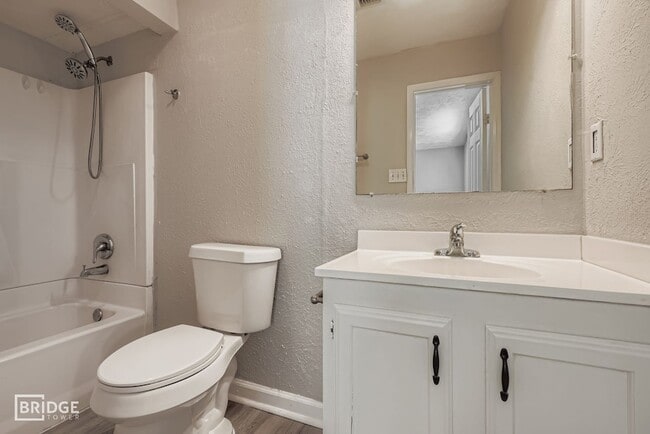 Building Photo - 226 Tara Plantation Dr