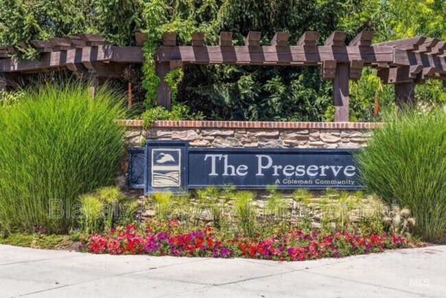 Building Photo - Baxter Way, 319 N.