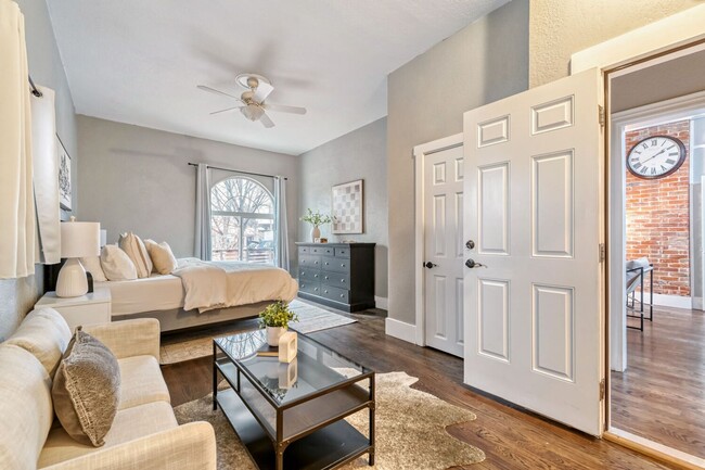 Building Photo - Updated Historic 5BR Near Downtown Denver & Light Rail! June Move-in Special!