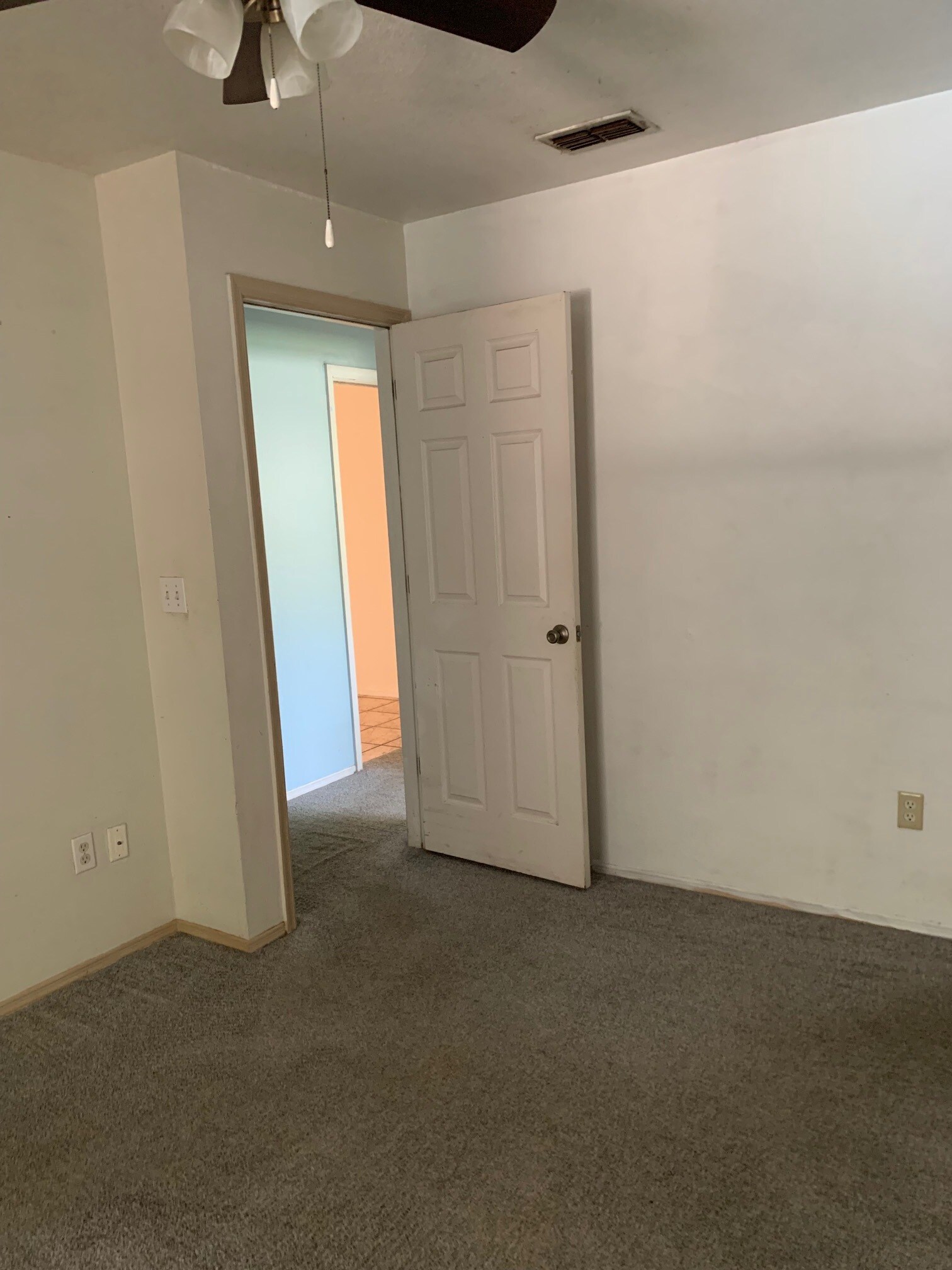 Building Photo - 1044 Henson Ct