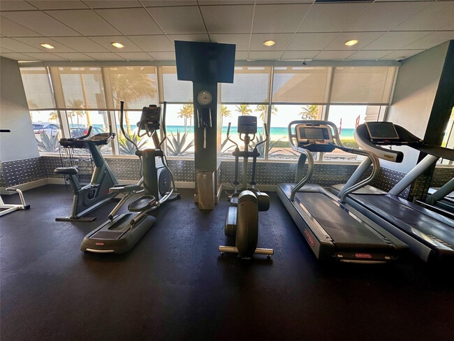 Building Photo - 209 N Fort Lauderdale Beach Blvd