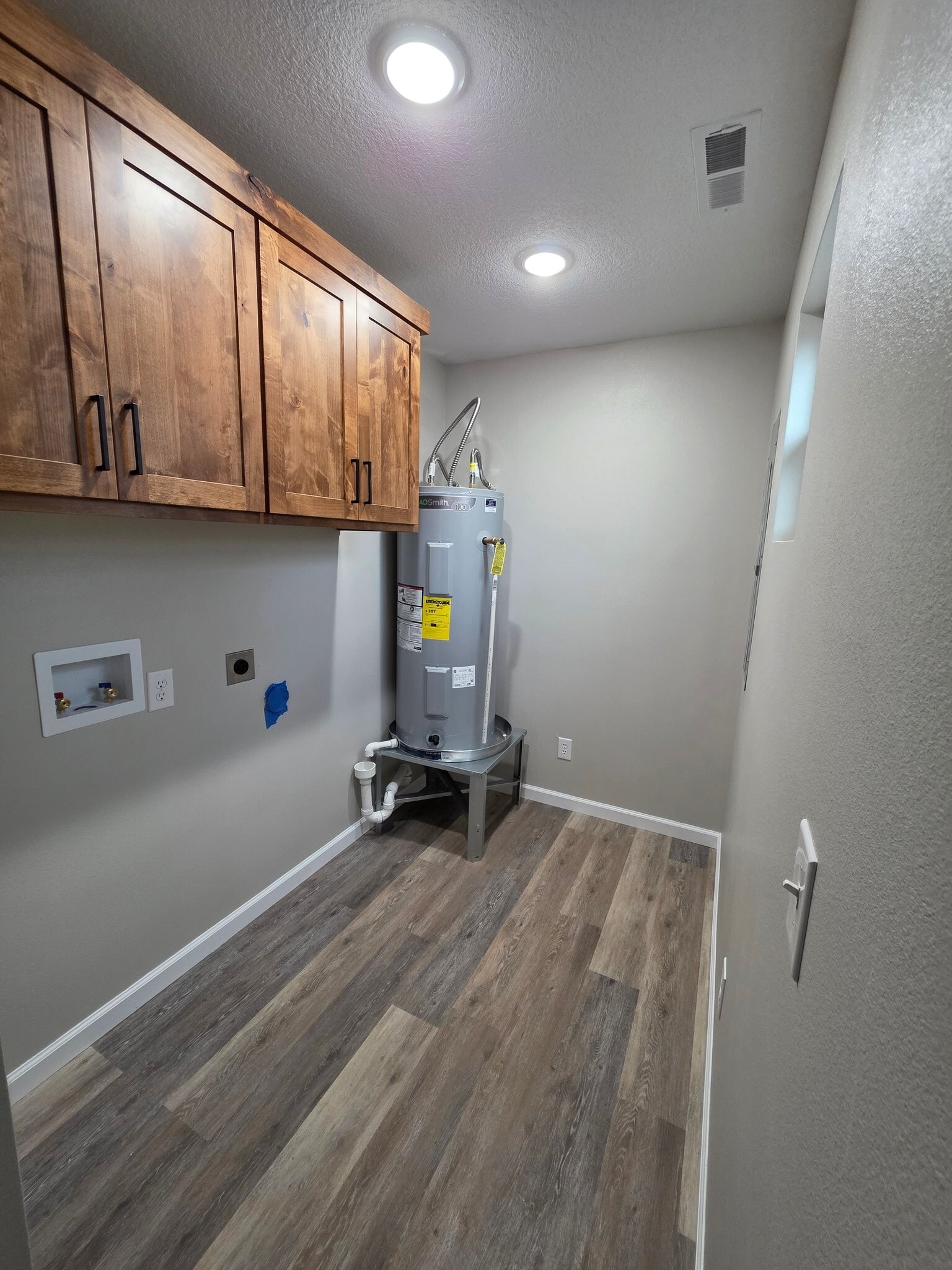 Building Photo - 349 W Neosho St