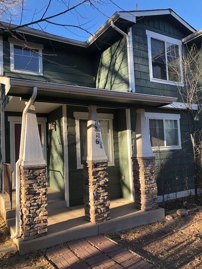 Building Photo - Charming 2br 1.5ba Two Level Condo in District 12 with Fenced Yard