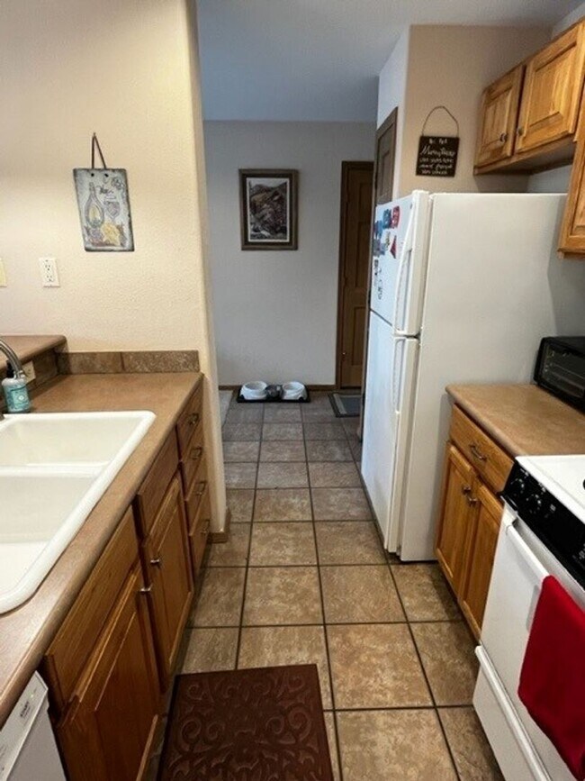 Building Photo - Winter Seasonal Rental- Tarn Landing C6