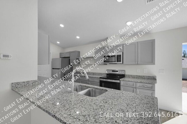 Building Photo - 678 Walkertown Dr