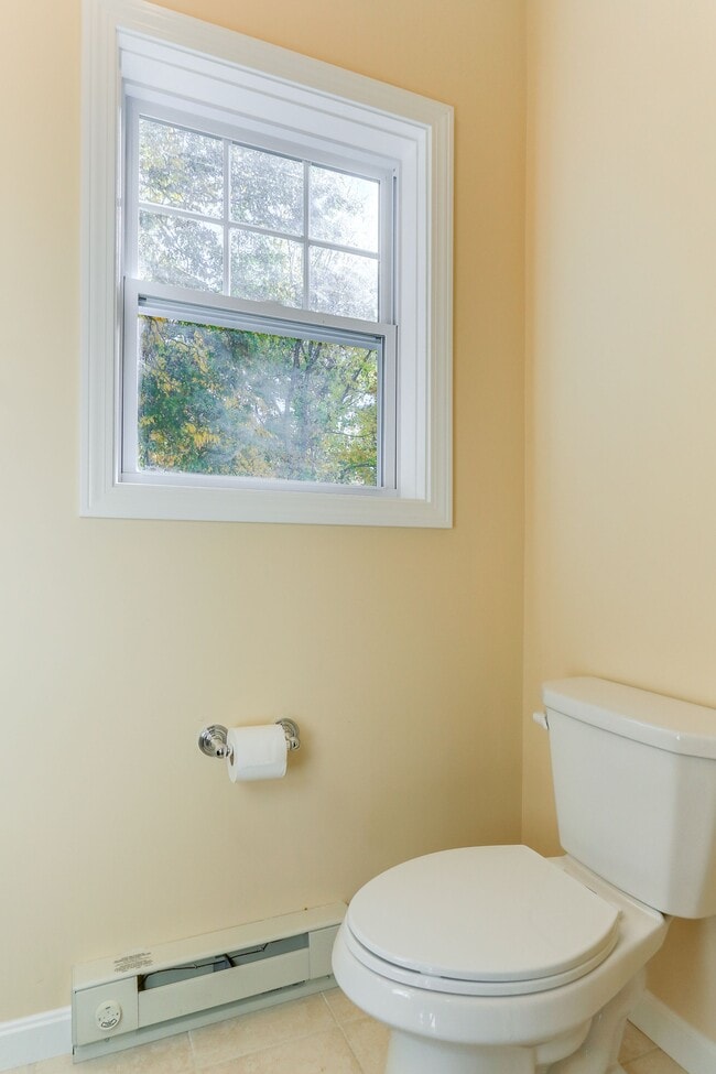 Building Photo - 51 Warner St