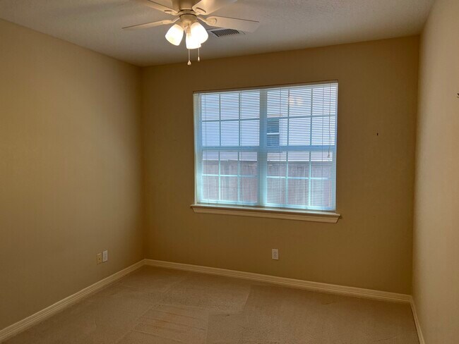 Building Photo - 110 S Mill Trace Dr