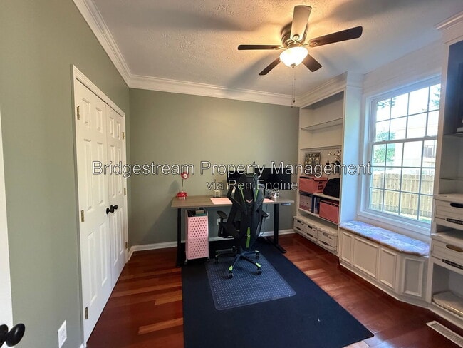 Building Photo - 7425 Pelbrook Farm Dr