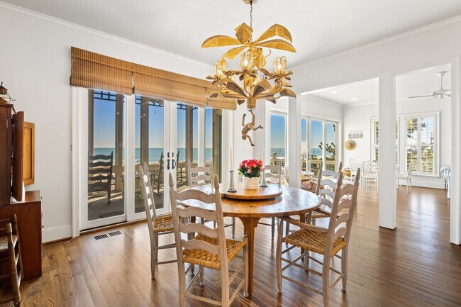 Building Photo - 886 Debordieu Blvd