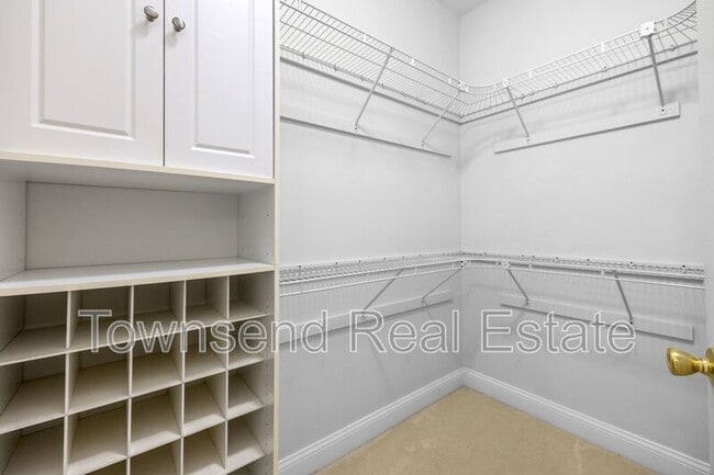 Building Photo - 329 W Summerchase Dr