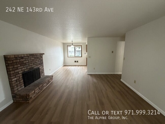 Building Photo - 242 NE 143rd Ave