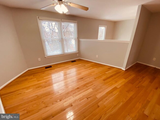 Building Photo - 6215 Cool Valley Ct