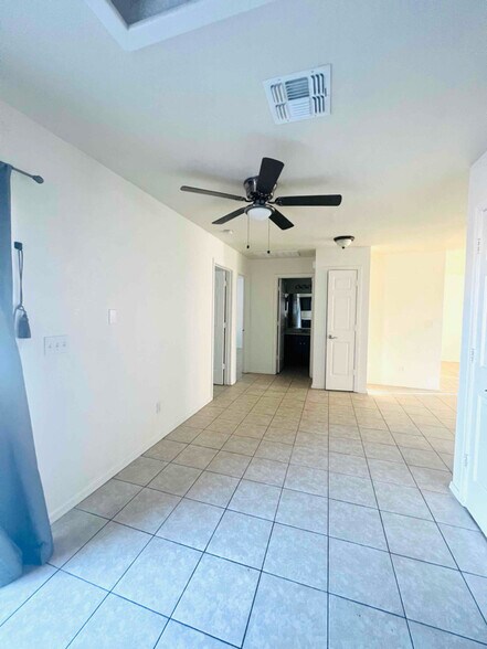 Building Photo - 3150 Arapaho Dr