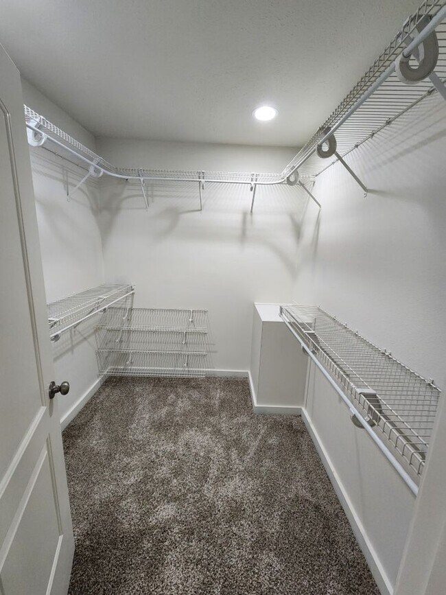 Building Photo - 1906 Alcoa Blvd